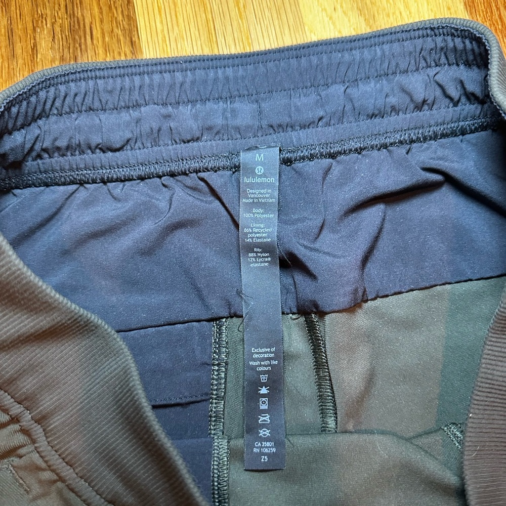 Men's Lululemon Jogger Pants - Picture 2 of 3